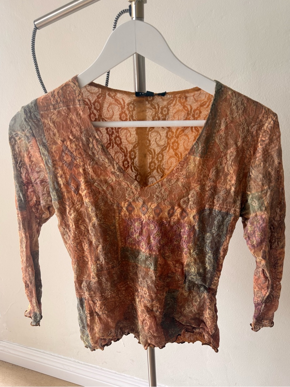 Therapy Y2K Vintage Multi-Color Lace V-Neck Quarter Sleeve Top